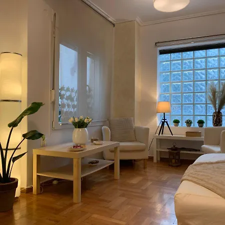 Chic Urban Living: In Acropolis-koukaki 아파트 아테네